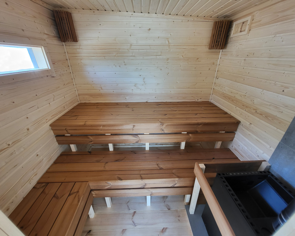 sauna da esterno con spogliatoio